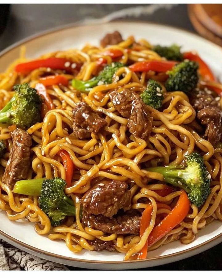 Macarrão Frito de Carne M (2 Pessoas)